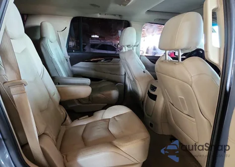 2016 Cadillac Escalade Luxury z USA, uszkodzony, nr VIN 1GYS4BKJ4GR239260